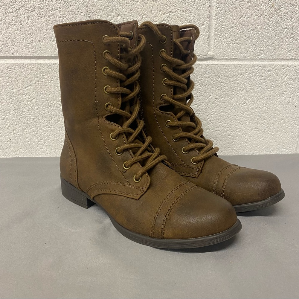 Sz 8 Mossimo 9” Dark Brown Boots